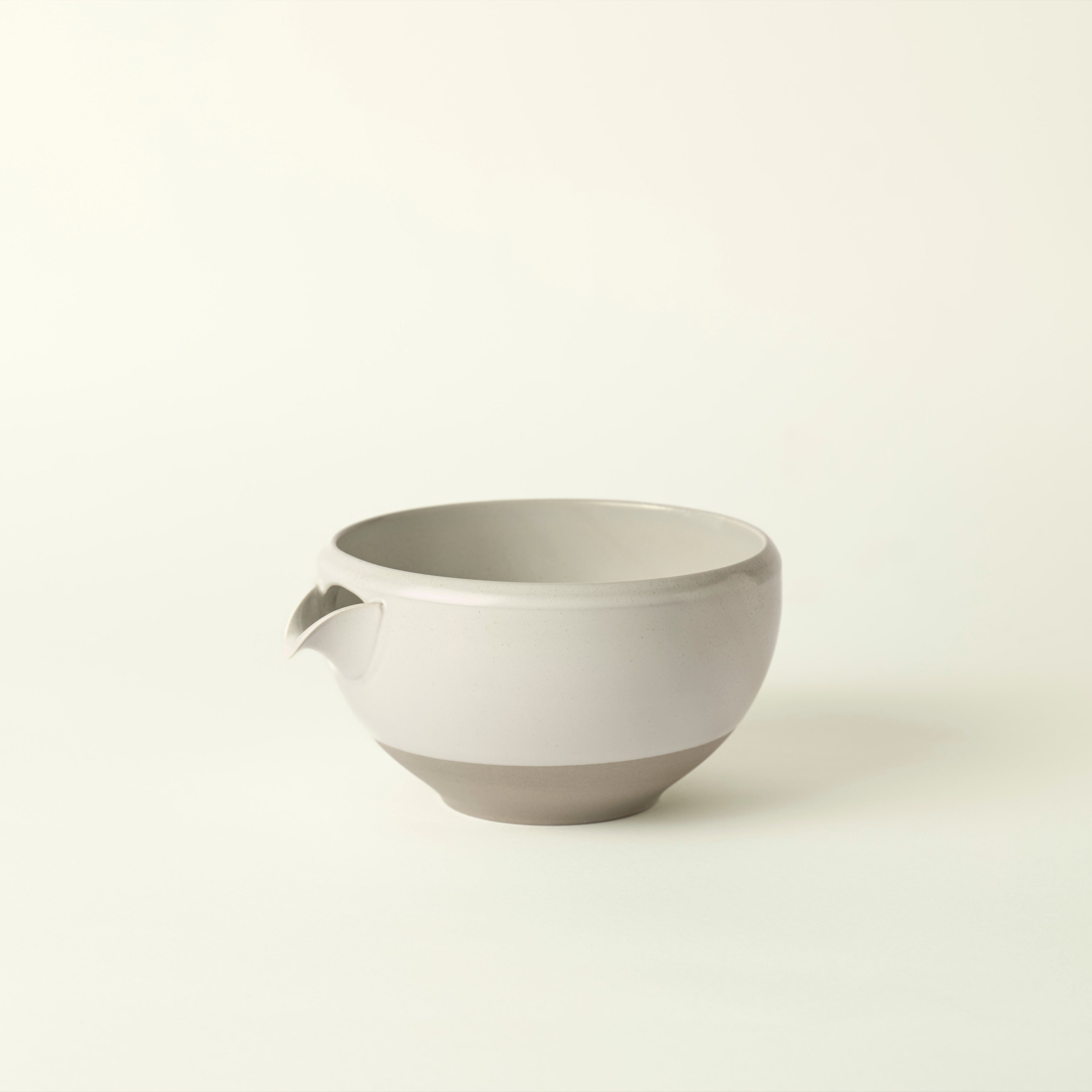 MATCHADO Katakuchi Matcha Bowl (White) - Easy Whisking & Precise Pouring - Authentic Stoneware