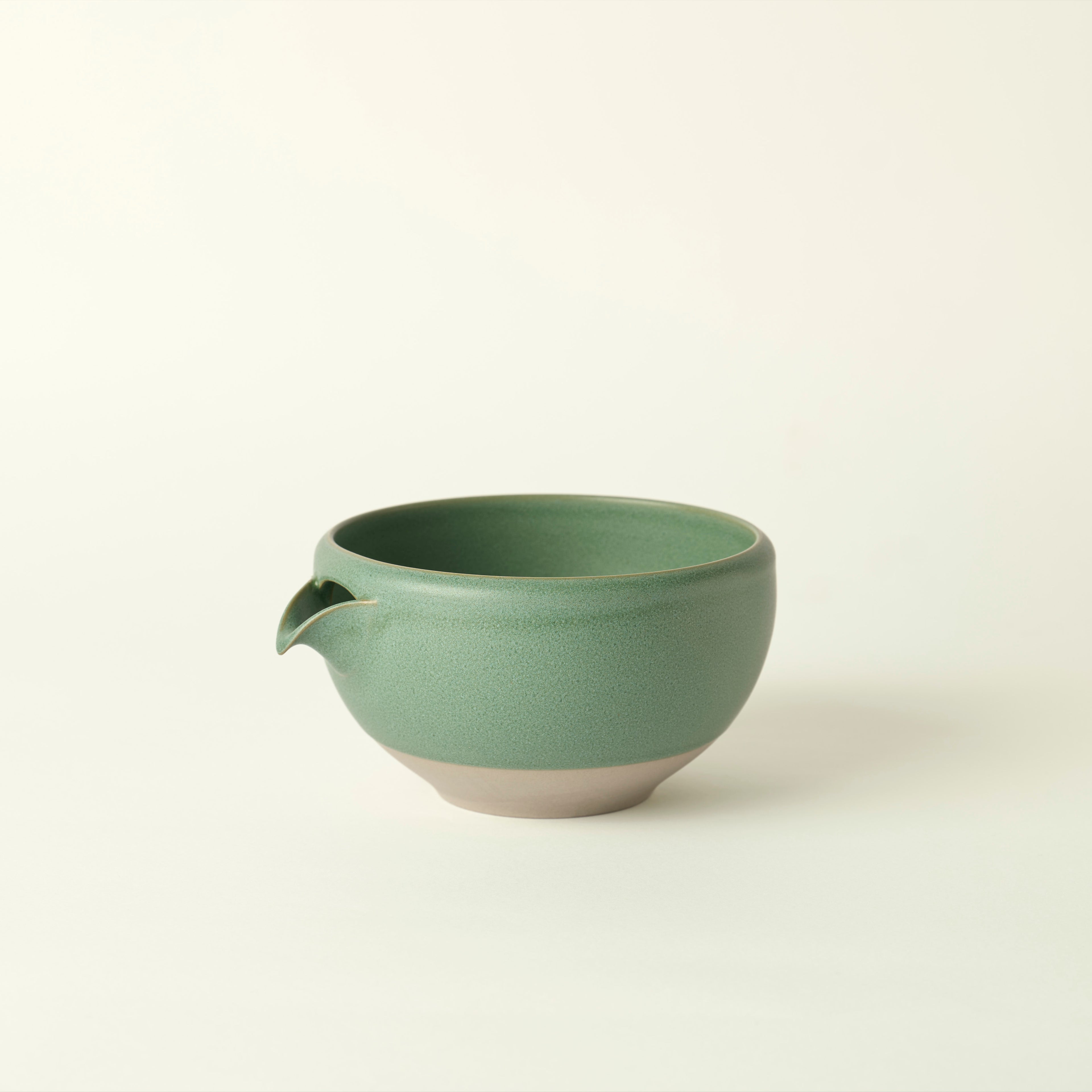 MATCHADO Katakuchi Matcha Bowl (Green) - Easy Whisking & Precise Pouring - Authentic Stoneware