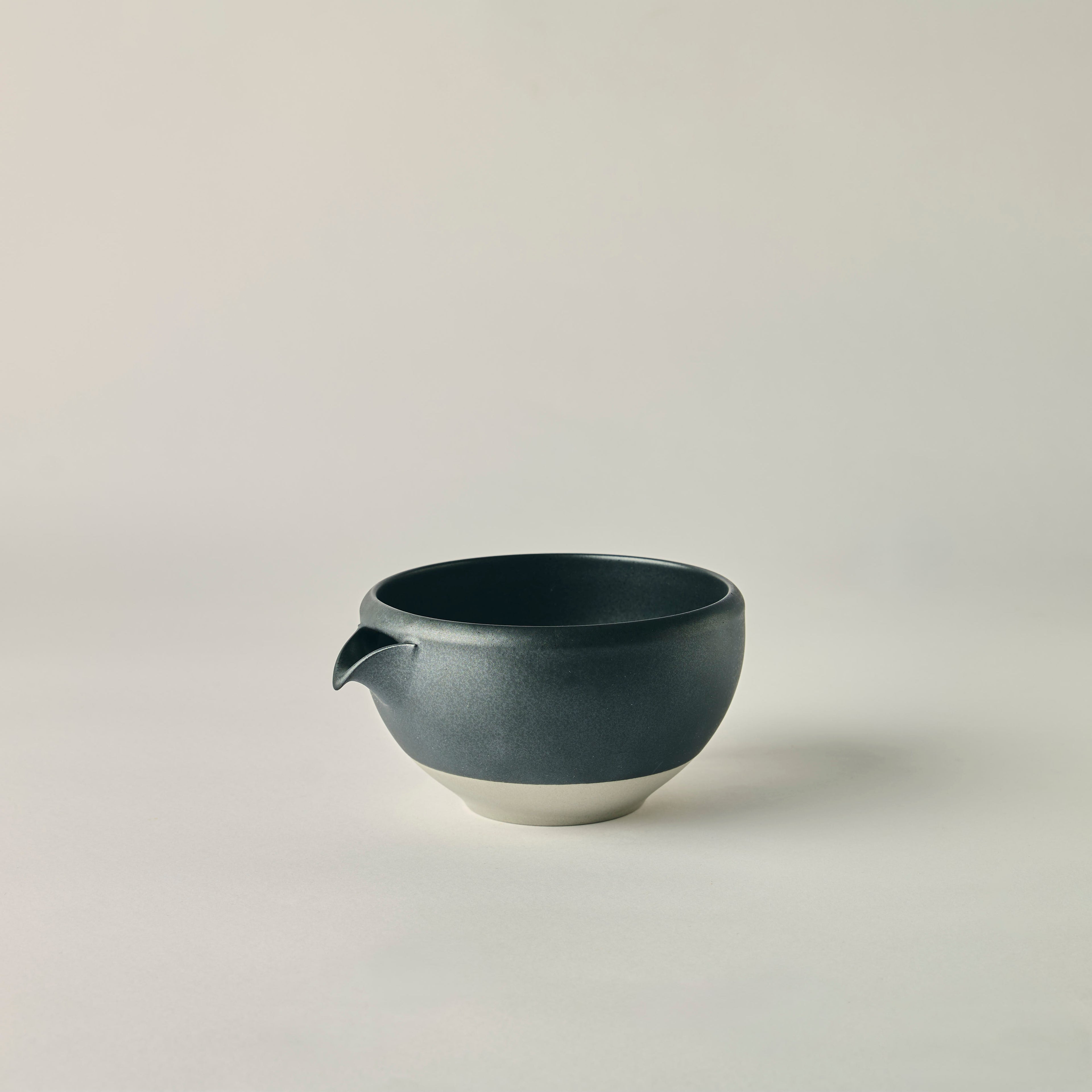 MATCHADO Katakuchi Matcha Bowl (Black) - Easy Whisking & Precise Pouring - Authentic Stoneware