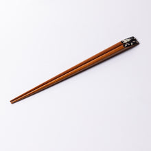 Load image into Gallery viewer, Lacquerware Chopsticks 螺鈿 箸 – Polar Bear Design　しろくま