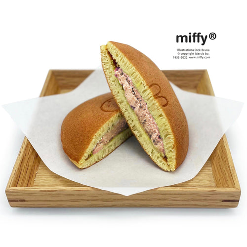 Miffy Strawberry Dorayaki | Sweet Japanese Pancakes  | ミッフィーのいちごどらやき